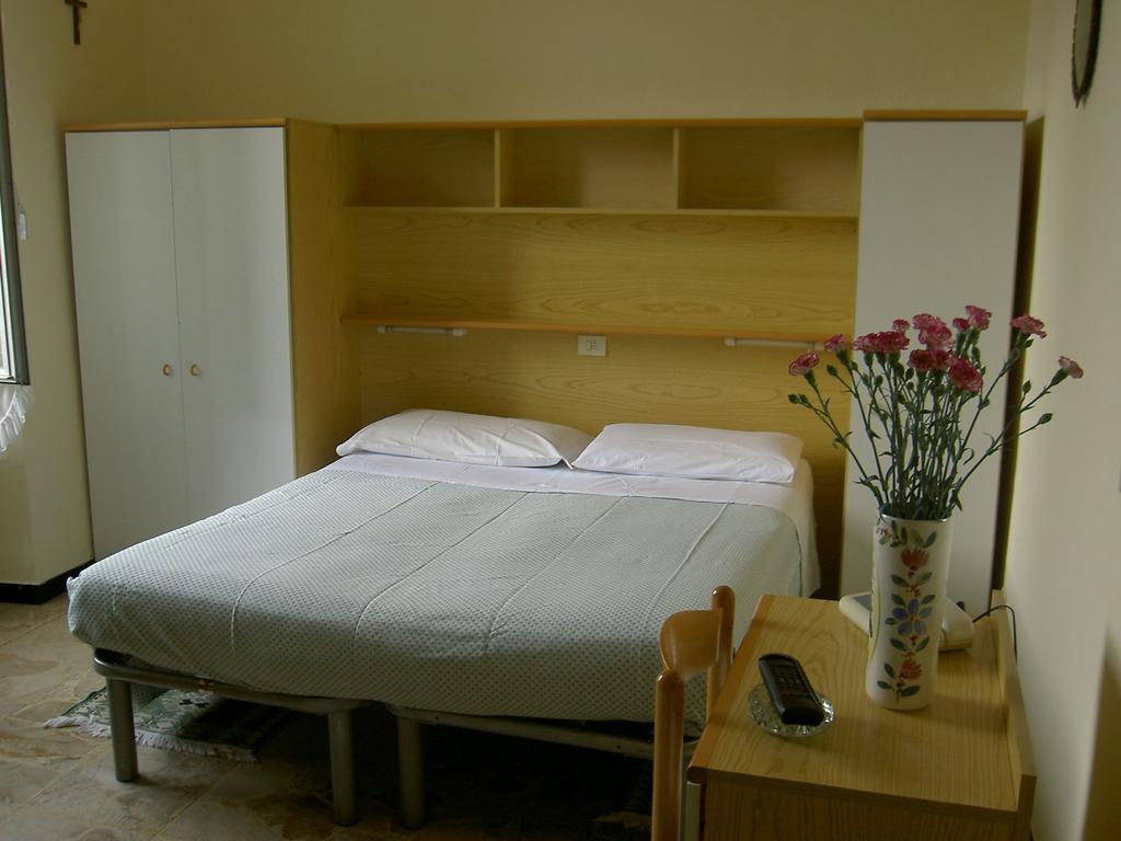 Albergo Kristina Bordighera Værelse billede